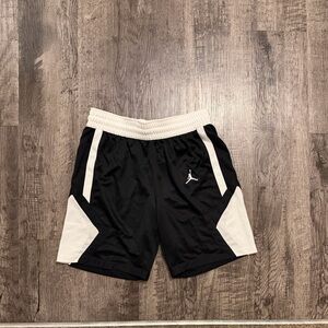 Jordan women’s shorts XS NWT